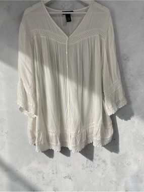 Karen Kane Cream Crochet-Trim Button Front Blouse